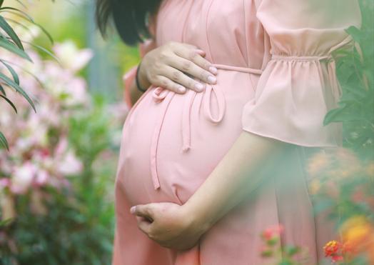 jeune fille enceinte